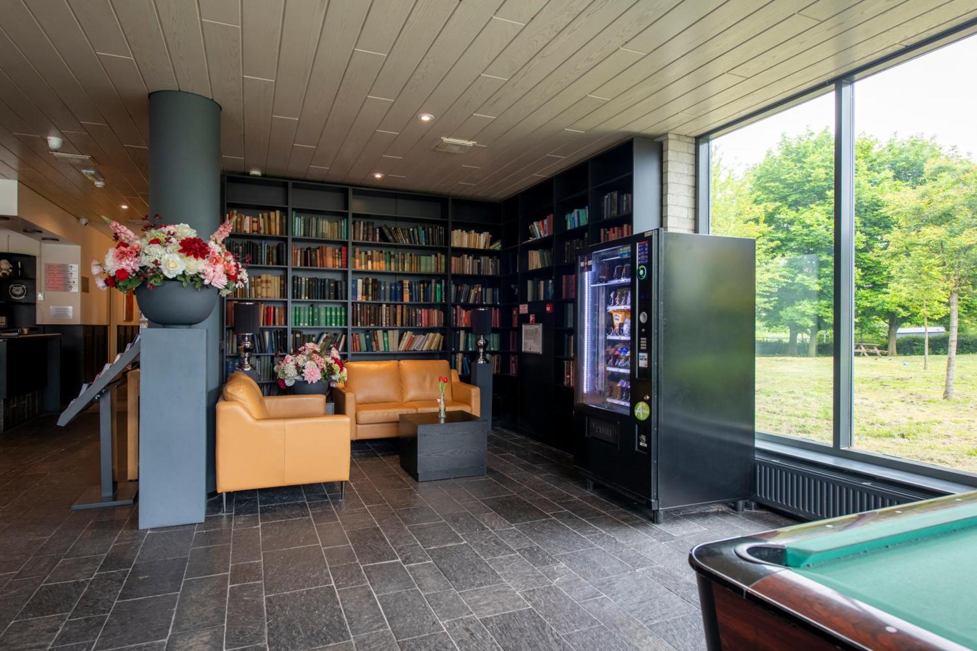 Bastion Hotel Алмере Екстериор снимка