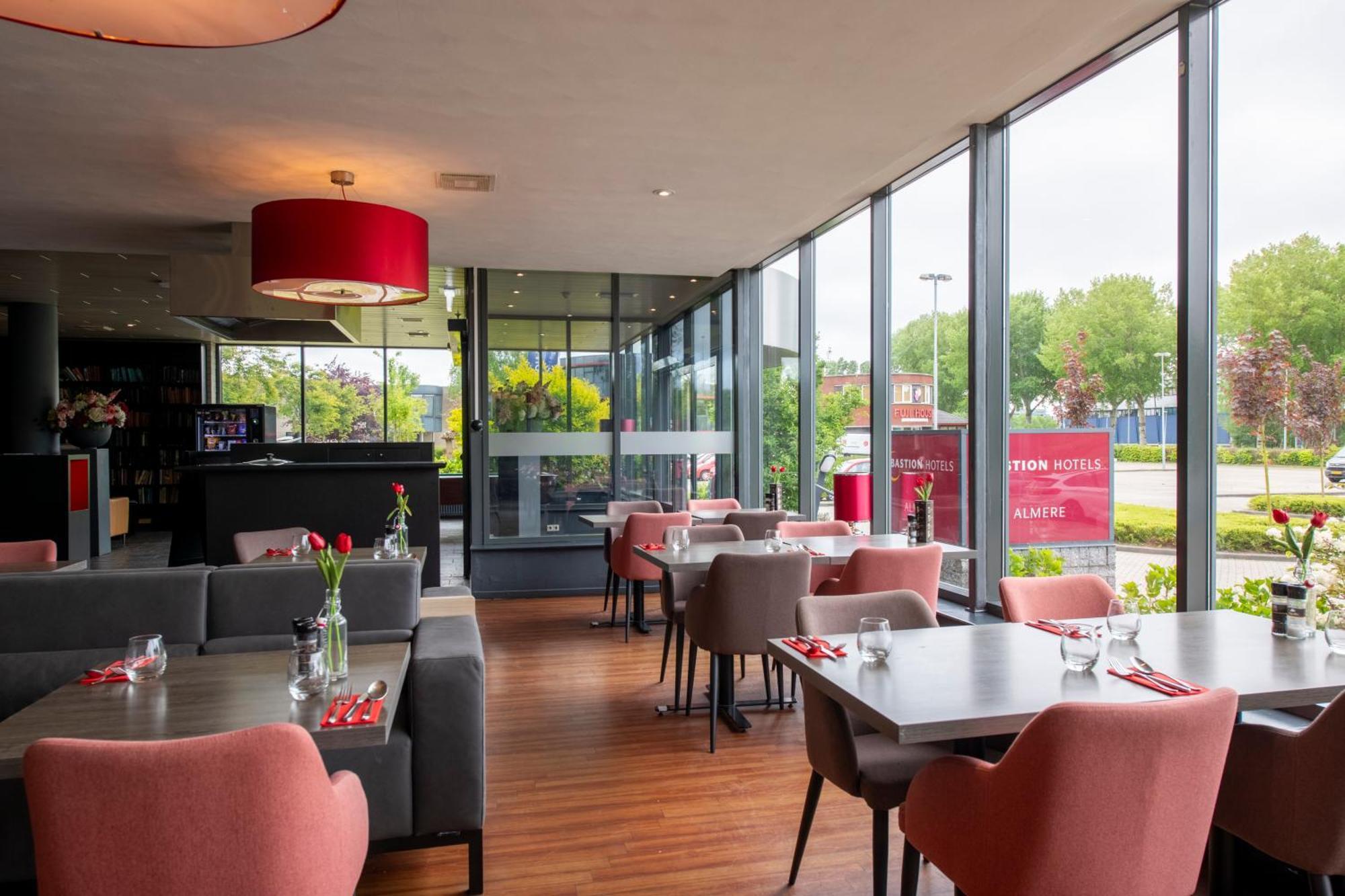 Bastion Hotel Алмере Екстериор снимка