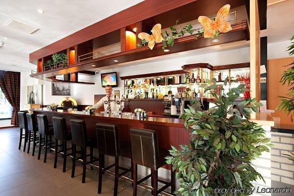 Bastion Hotel Алмере Ресторант снимка