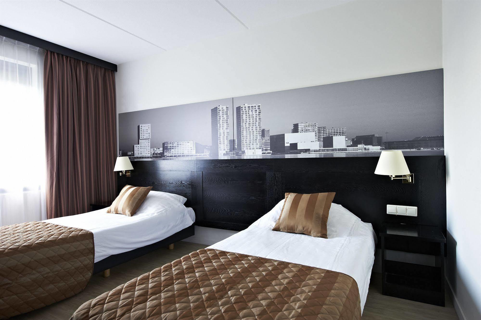 Bastion Hotel Алмере Екстериор снимка
